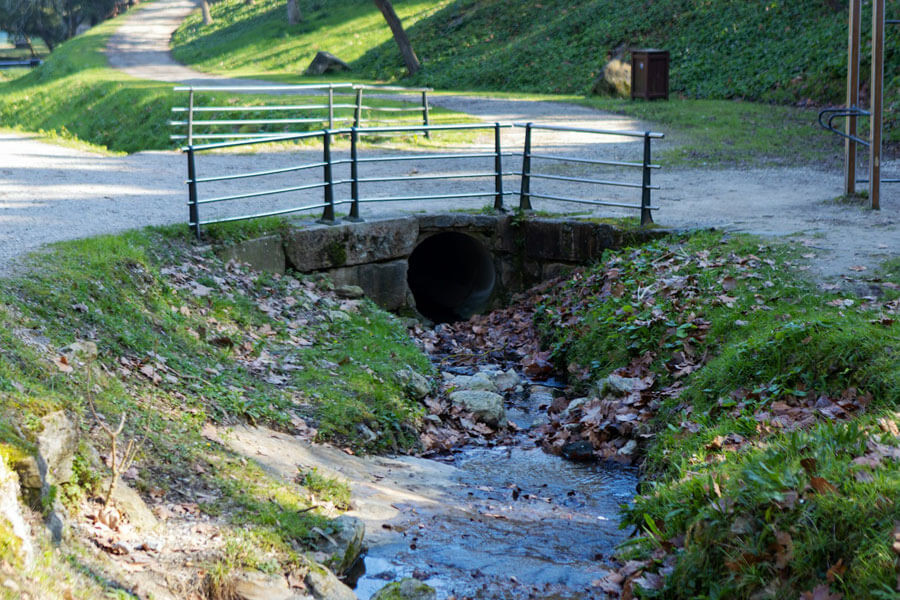 сточная канава